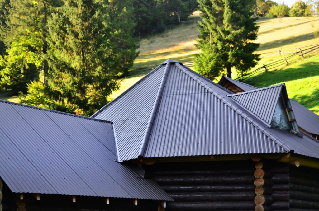 The pros and cons of metal roofs